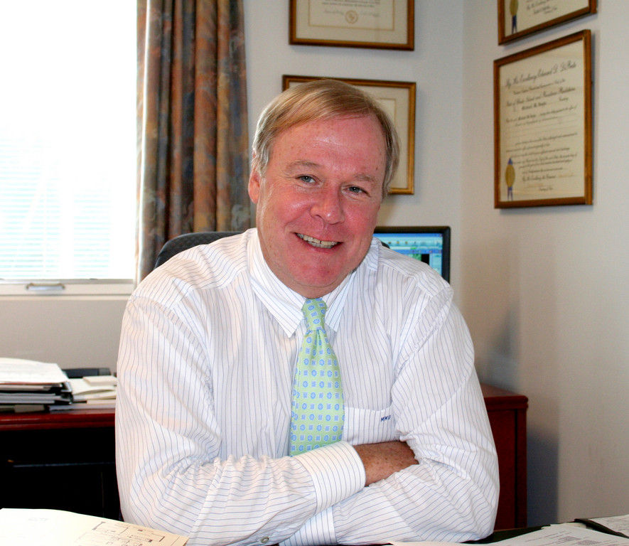 Doyle R Simons Doyle, RDW co-founder, retires