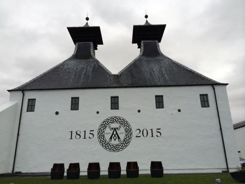 Ardbeg 10year Single Malt 750ml Gift Set w/ 2 Glasses :: Single