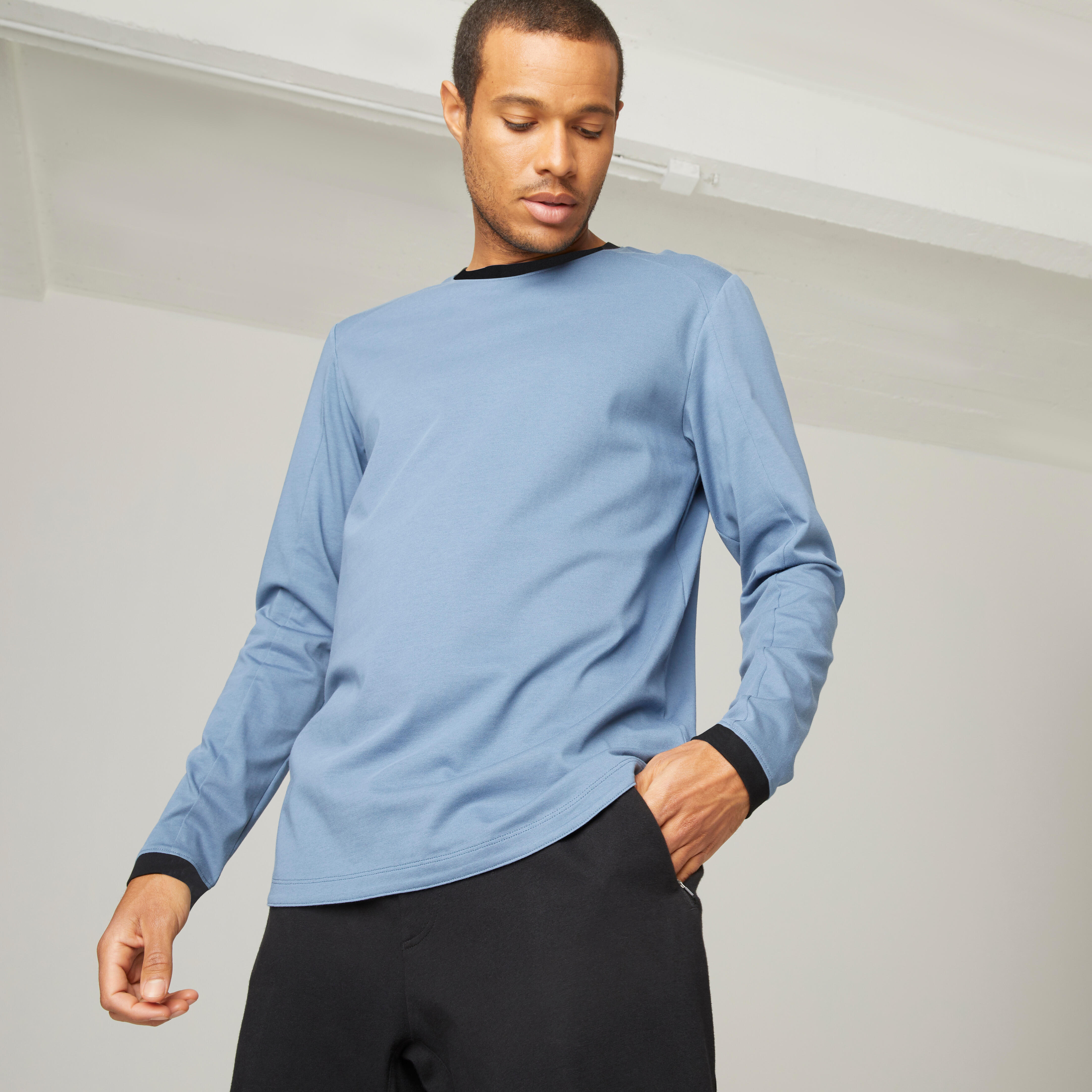 Domyos Langarmshirt 520 Slim Rundhals Baumwolle Herren carbongrau