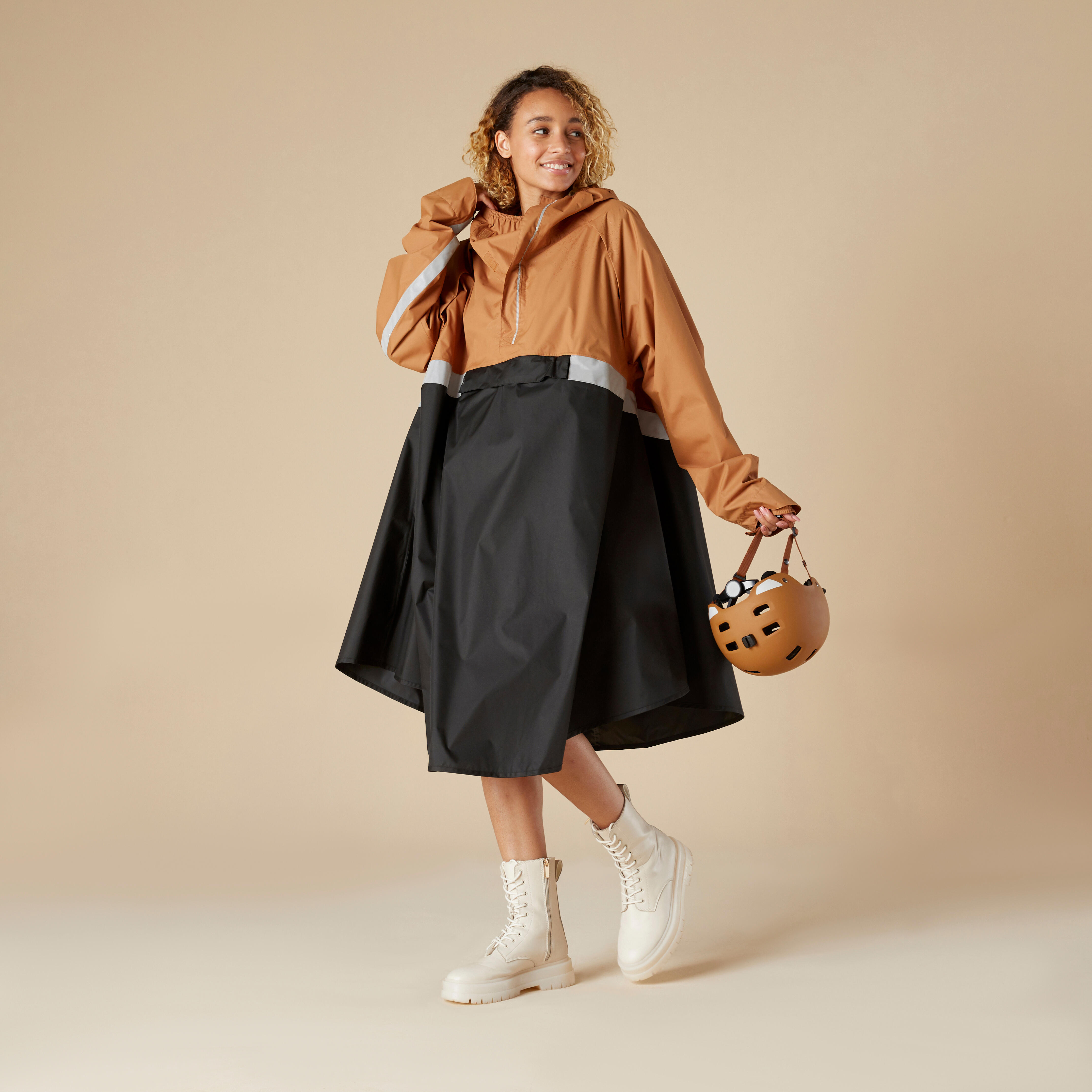 Btwin Fahrrad Regenponcho City 540 Sichtbarkeit PSA camel/schwarz