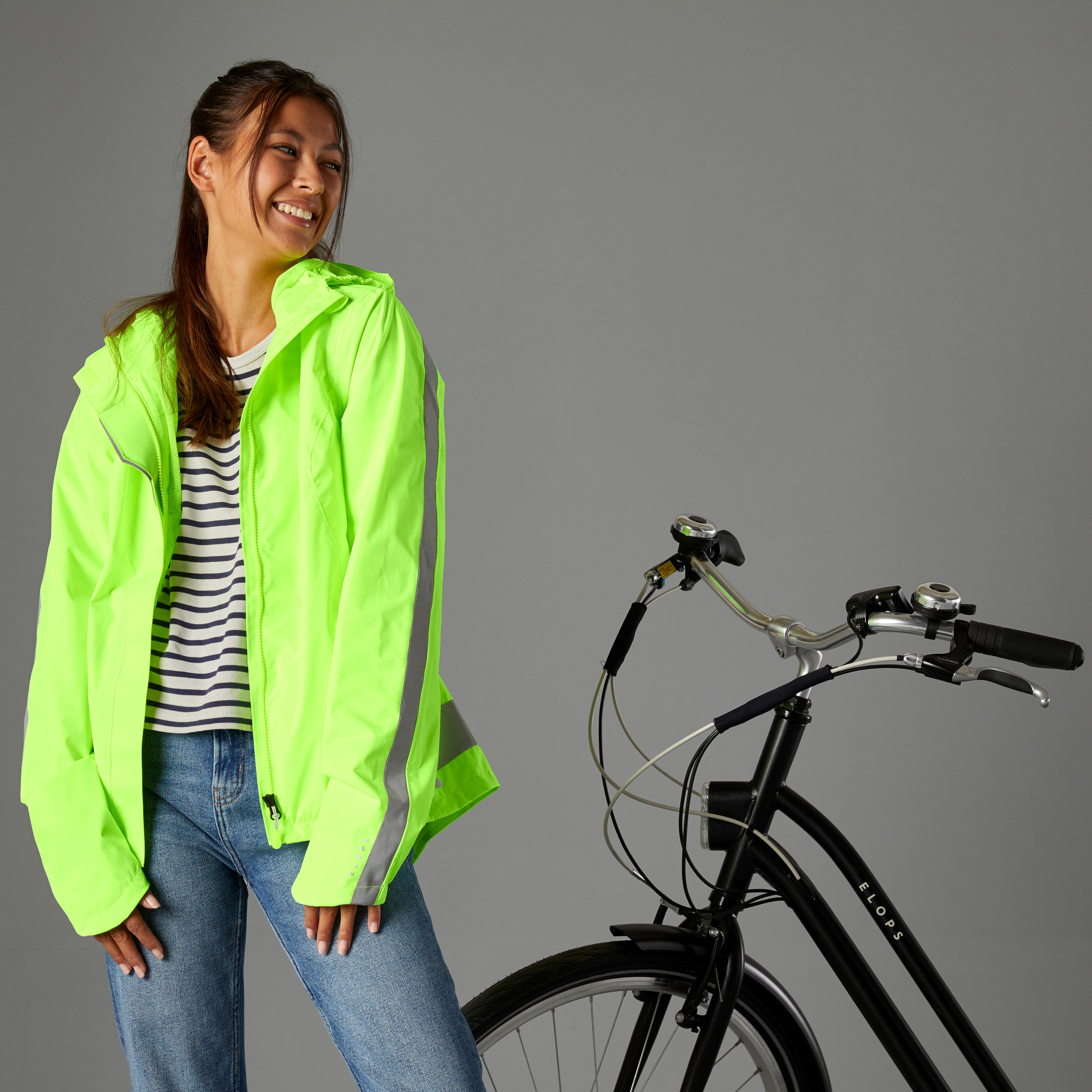Btwin Fahrrad Regenjacke City 560 Damen Sichtbarkeit PSA-zertifiziert neongelb