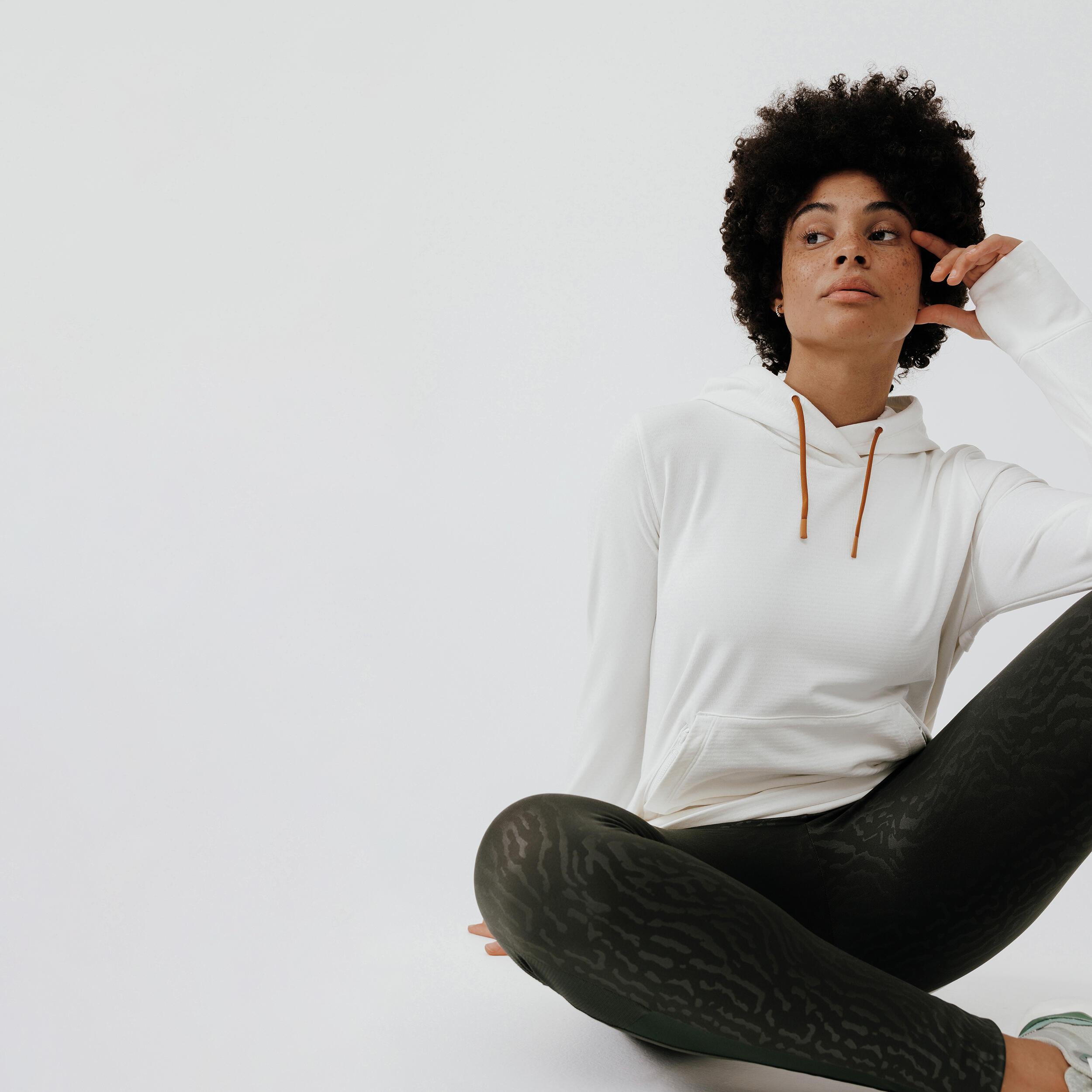 Kalenji Lauf-Sweatshirt Kapuze Hood 500 warm Damen weiss