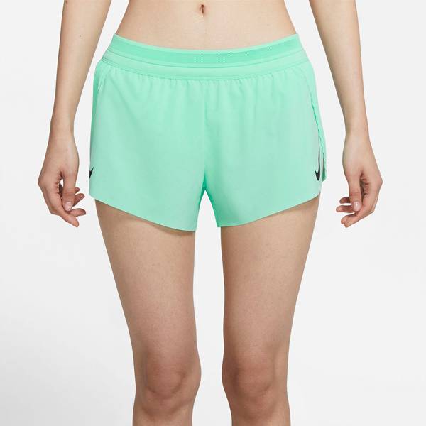 NIKE Damen Shorts Aeroswift