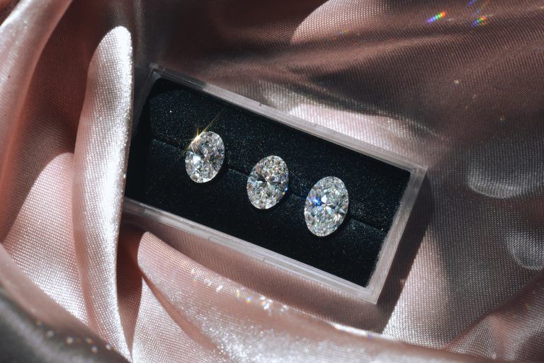 moissanite vs lab grown diamond