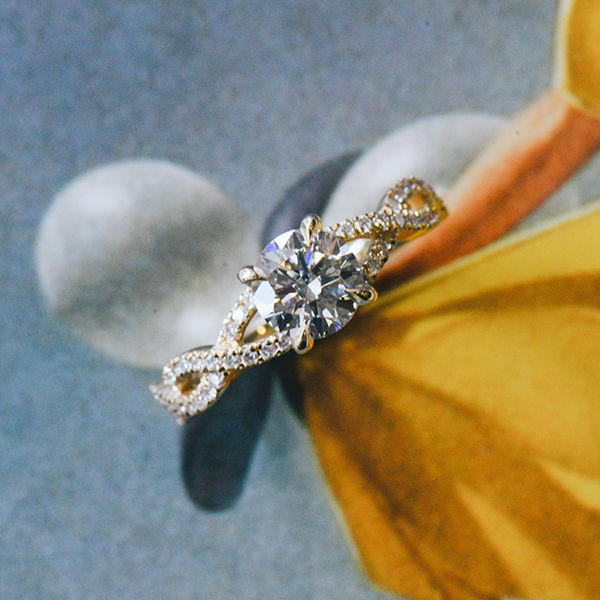 Round 4-Prong Engagement Ring With Pavé Twist Band-top