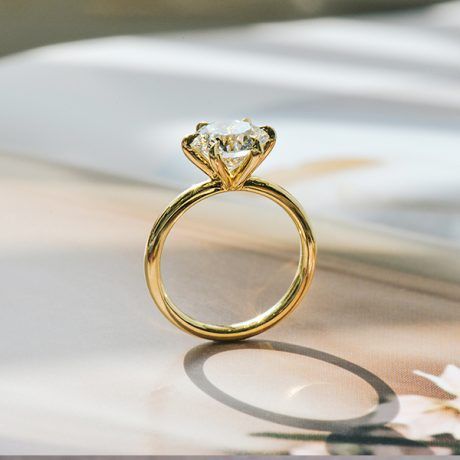 Classic Round Engagement Ring with 6-Prong Bear Claw Tips-profile