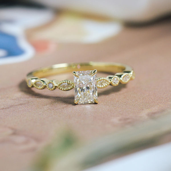 Vintage Style Radiant Engagement Ring With Milgrain Pavé-top