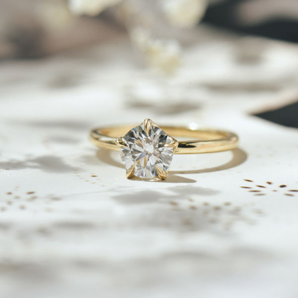 5-Prong Petal Prong Solitaire Round Engagement Ring-top