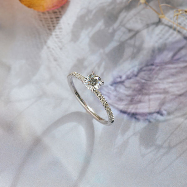 Classic 4-Prong Round Engagement Ring With Pavé-side