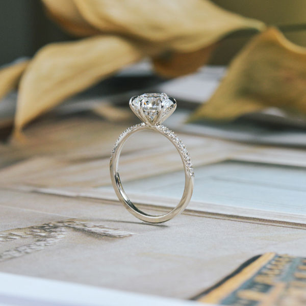 6-Prong Round Classic Solitaire Engagement Ring-profile