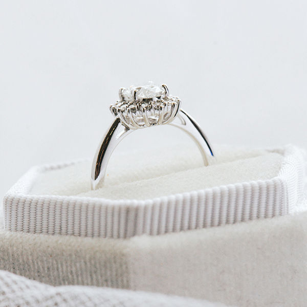 Star Halo Oval Engagement Ring-profile