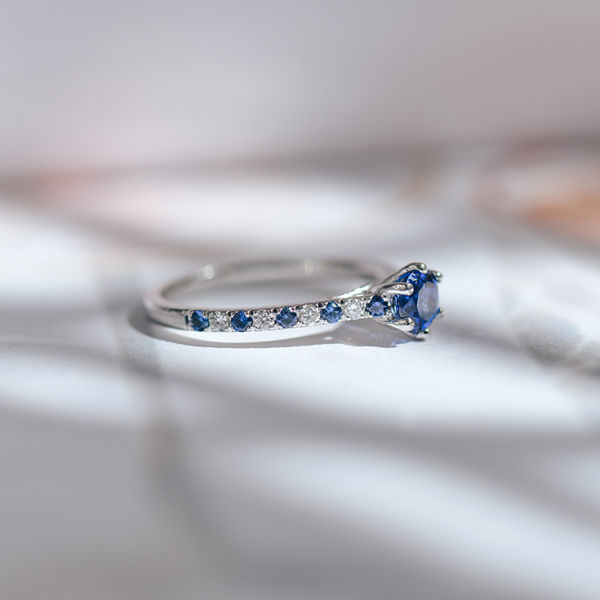 Trellis Setting 6-Prong Round Engagement Ring-side