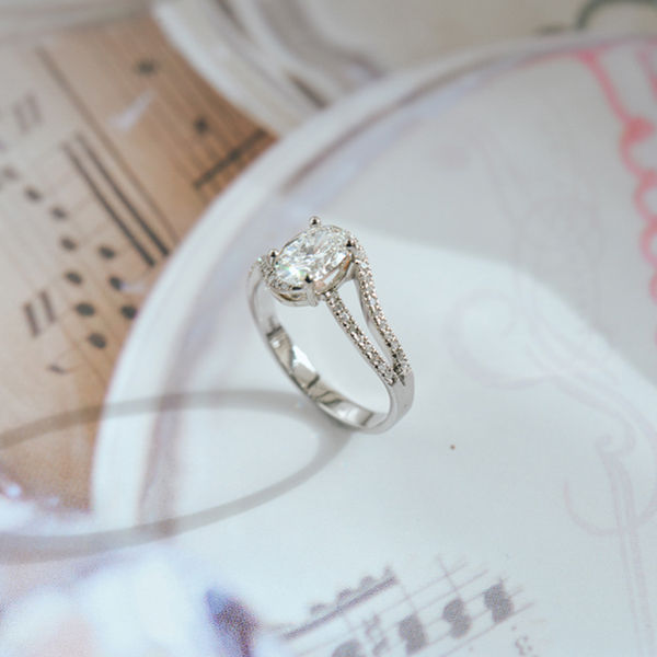 Oval Engagement Ring With Pavé And Split-Shank-top
