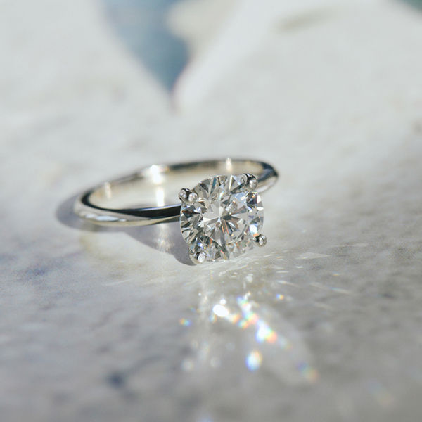 Classic Solitaire Round Engagement Ring With Knife-Edge Band-profile