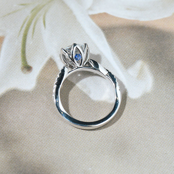 Round Petal Prong Engagement Ring With Twist Band-profile
