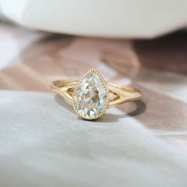 Bezel Set Pear Engagement Ring With Split-Shank-top
