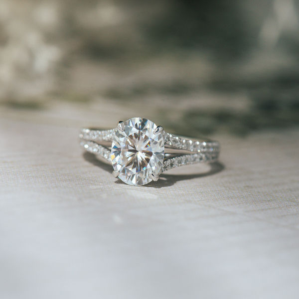 Oval Engagement Ring With Pavé Split Shank-top