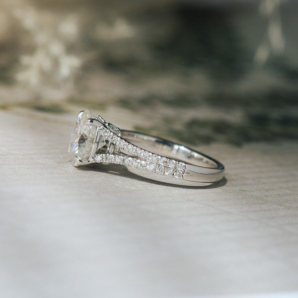Oval Engagement Ring With Pavé Split Shank-side