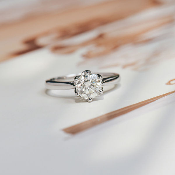 Petal Prong Round Solitaire Engagement Ring With Tapered Band-top