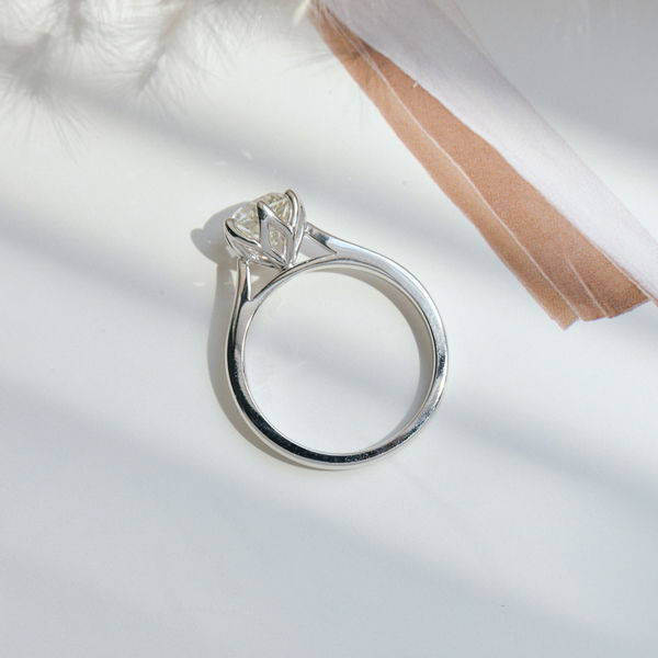 Petal Prong Round Solitaire Engagement Ring With Tapered Band-profile