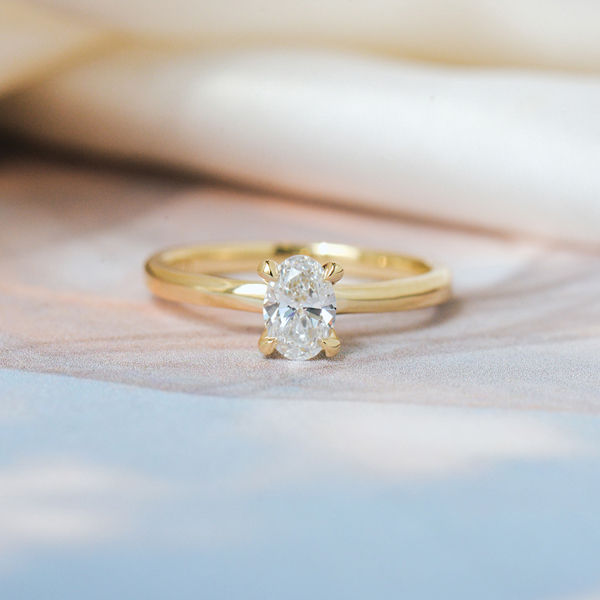 4-Prong Classic Oval Soliatire Engagement Ring-top