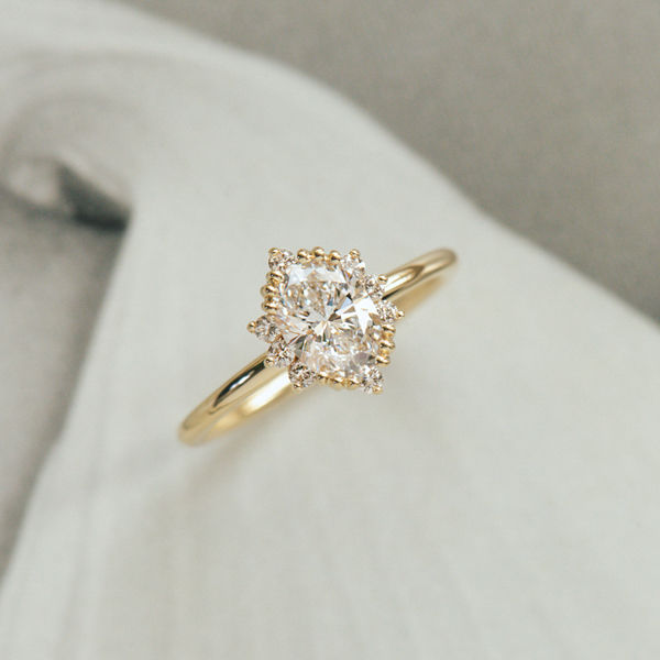 Hybrid Halo Oval Engagement Ring-top