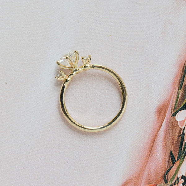 Classic Round 3-Stone Engagement Ring With 6-Prong Setting-profile