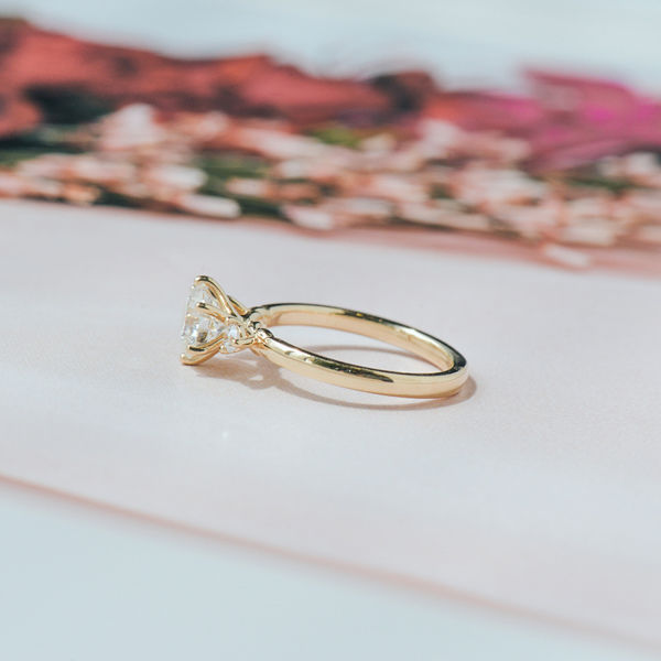 Classic Round 3-Stone Engagement Ring With 6-Prong Setting-side