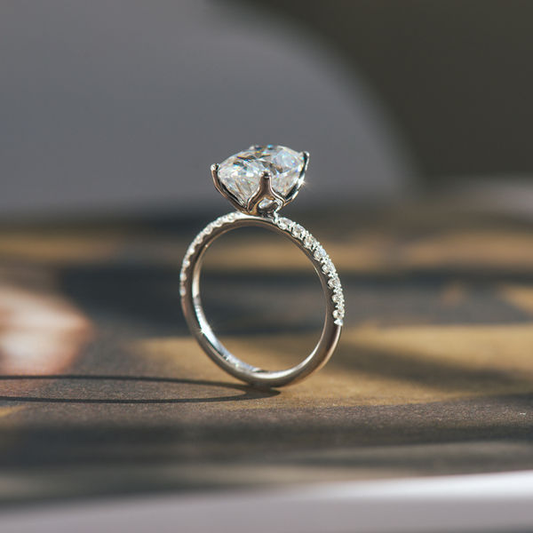 Petal Prong Oval Engagement Ring-profile