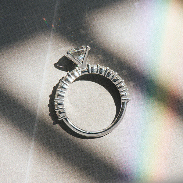 Round Shared Prong Engagement Ring-profile