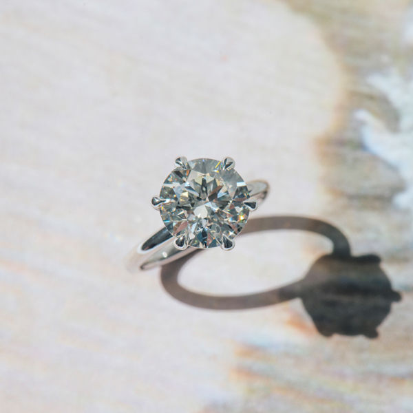 6-Prong Classic Solitaire Round Engagement Ring With Fine Tips - Top