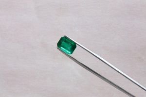 shiny green emerald stone