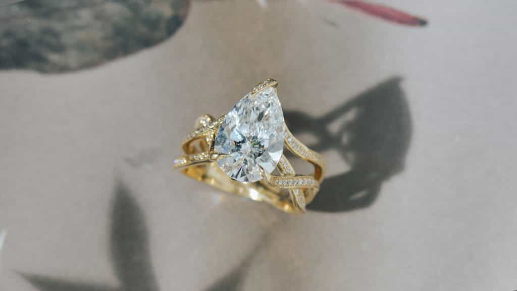 Pear diamond engagement ring