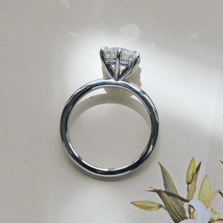 Classic Round Engagement Ring With 6-Prong And Knife-Edge Band-profile