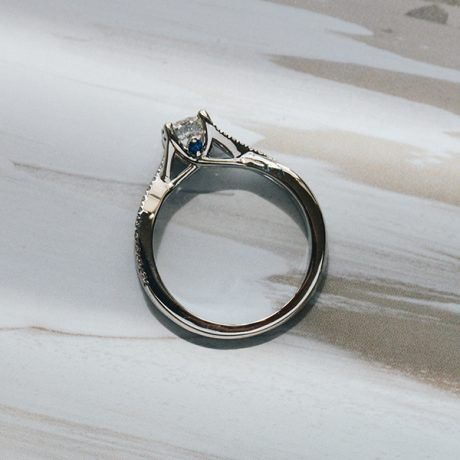 Round Engagement Ring With Twist Band And Round Prongs-profile