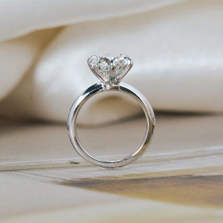 Round 6-Prong Engagement Ring With Knife-Edge-profile