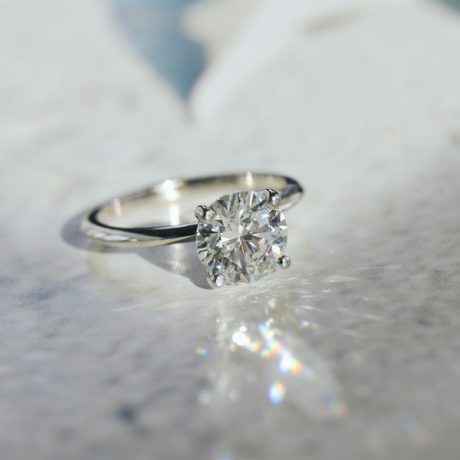 Classic Solitaire Round Engagement Ring With Knife-Edge Band-profile