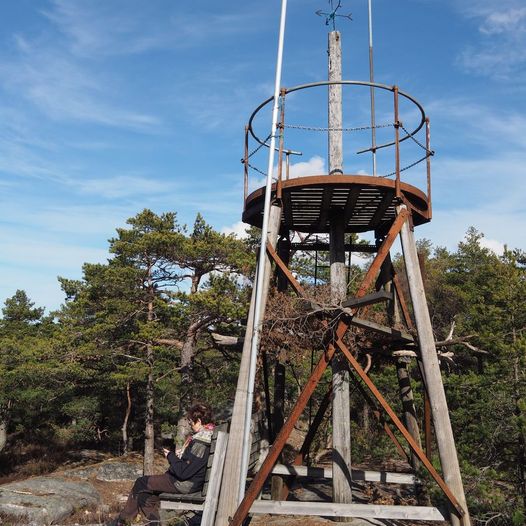 Syverstadmarka i Skjeberg. Turen går innom Tulletjern og utsiktstårnet på Hjerterås