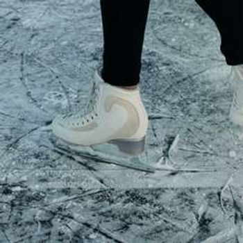 Hot Ice Show XS