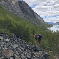 Langs Gjende. Memurubu-Gjendesheim