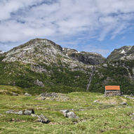 Eivindsete - på ei hylle mellom høge fjell