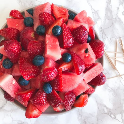 Fruktfat - Herlig sommersnacks som barna elsker