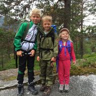 Helgetur med barna. Hjølmo - Vivelid Fjellstove - Stavali Turisthytte - Kinsarvik