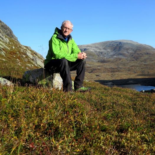 Rundtur via Vardefjellet og Instengegga i Helgheimsdalen i Jølster