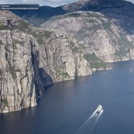 Turistbilferja på Lysefjorden