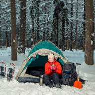 Overnattingstur i snøhule, lavvo eller telt