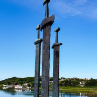 Tre sverd i fjell