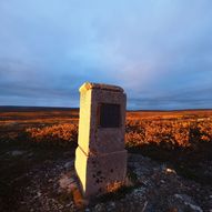 Vadsø Basis A og B, fottur mellom landmålingsmerker fra 1886.