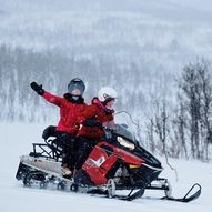 Snøskutersafari i Lyngsalpene fra Tromsø