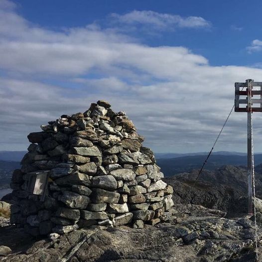 Topptur til  Eldsfjelltoppen